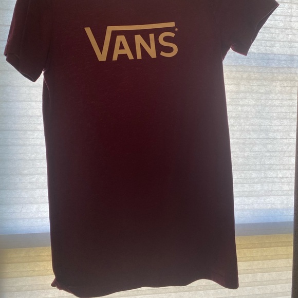 Vans maroon tee shirt. - Picture 2 of 3